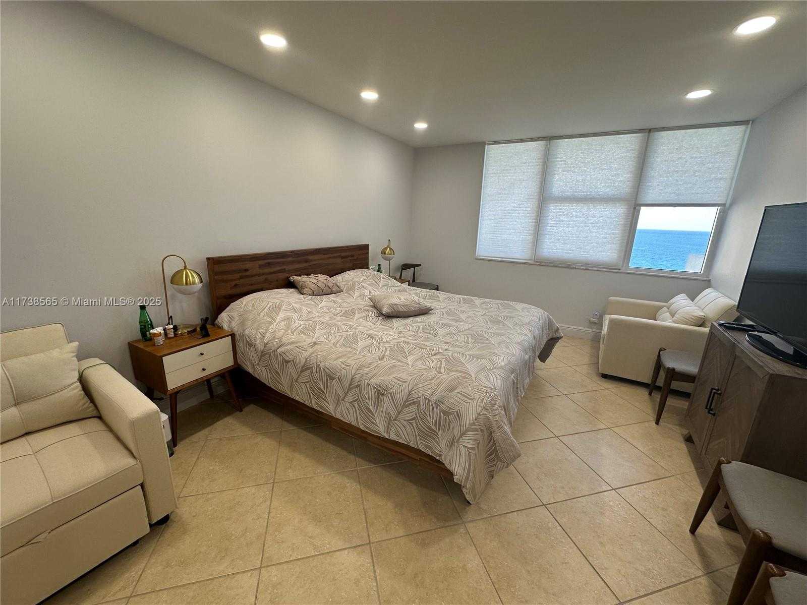 Small Image of 2030 SOUTH OCEAN DR #2217, Hallandale Beach Number 10