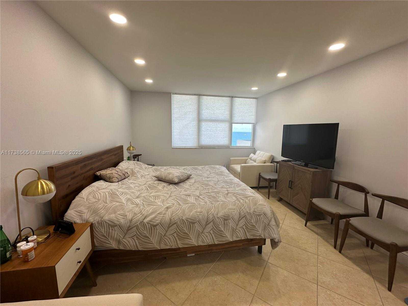 Small Image of 2030 SOUTH OCEAN DR #2217, Hallandale Beach Number 11