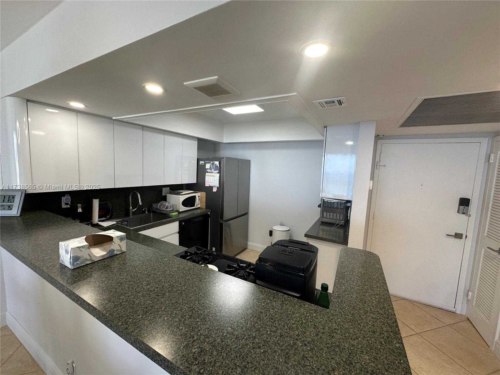 Small Image of 2030 SOUTH OCEAN DR #2217, Hallandale Beach Number 5