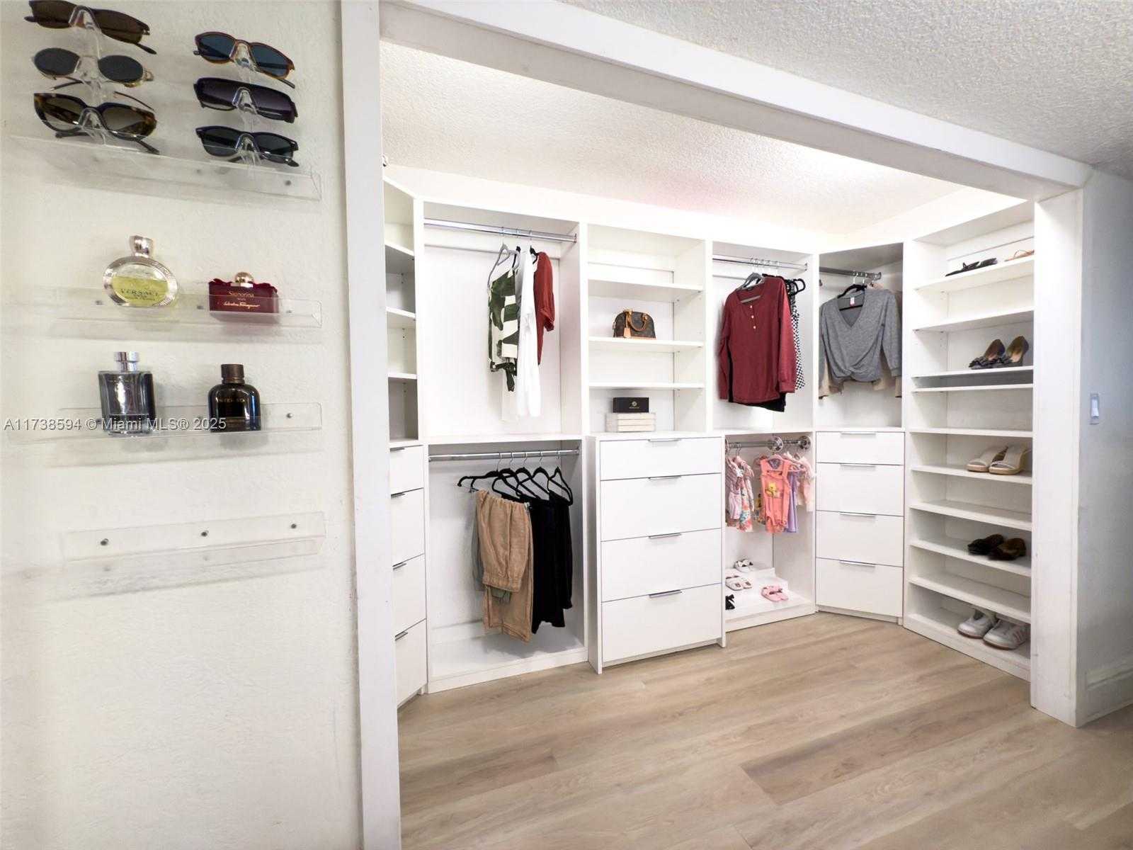 Small Image of 1450 BRICKELL BAY DR #306, Miami Number 13