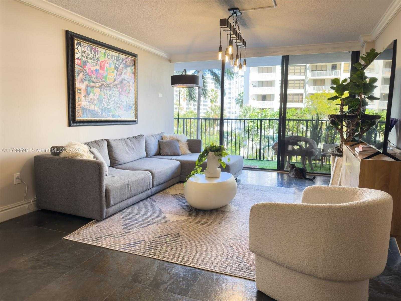 Small Image of 1450 BRICKELL BAY DR #306, Miami Number 17