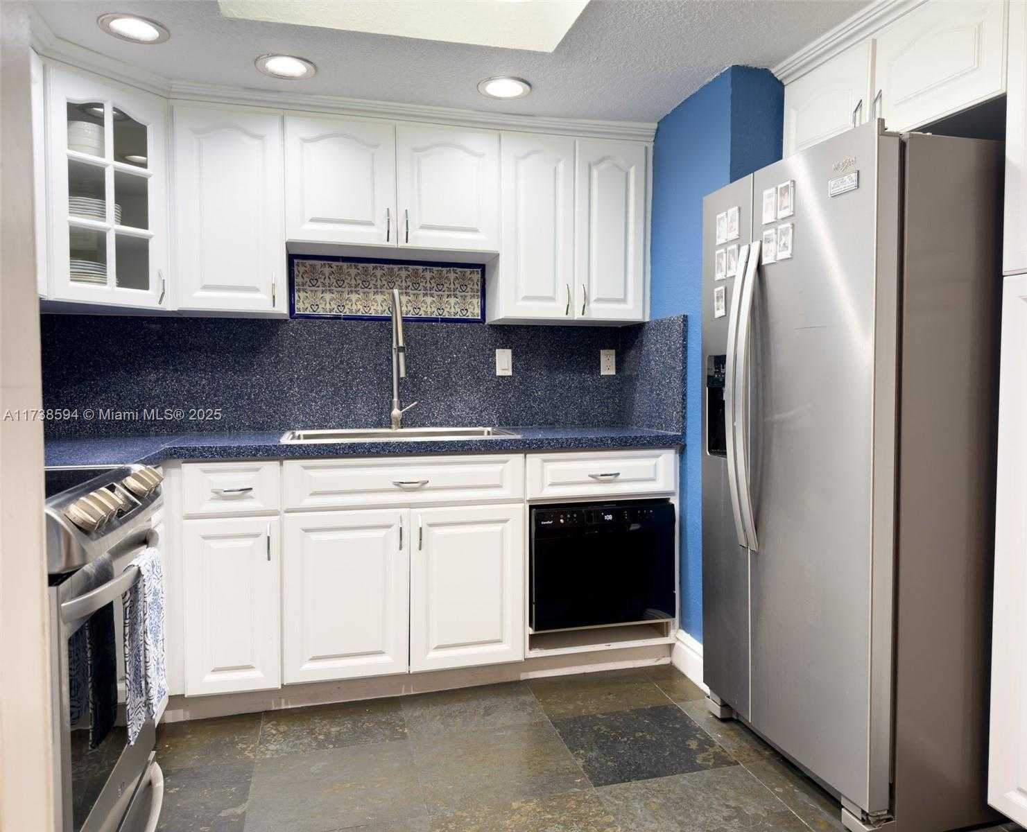 Small Image of 1450 BRICKELL BAY DR #306, Miami Number 20