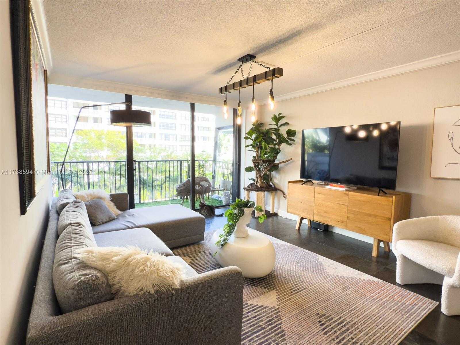 Small Image of 1450 BRICKELL BAY DR #306, Miami Number 3