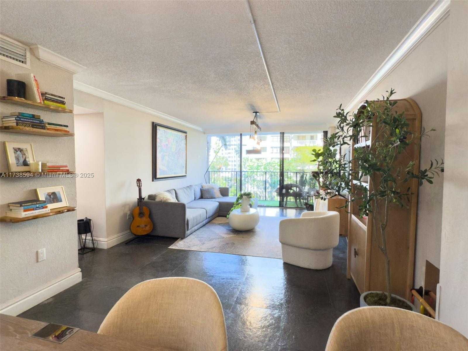 Small Image of 1450 BRICKELL BAY DR #306, Miami Number 6
