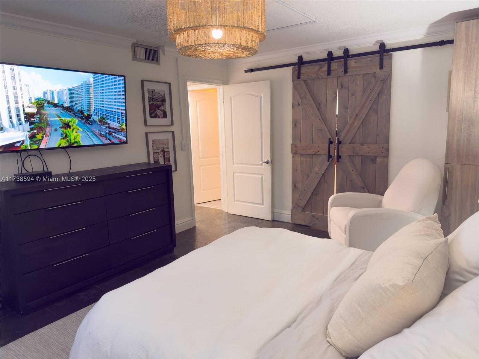 Small Image of 1450 BRICKELL BAY DR #306, Miami Number 8