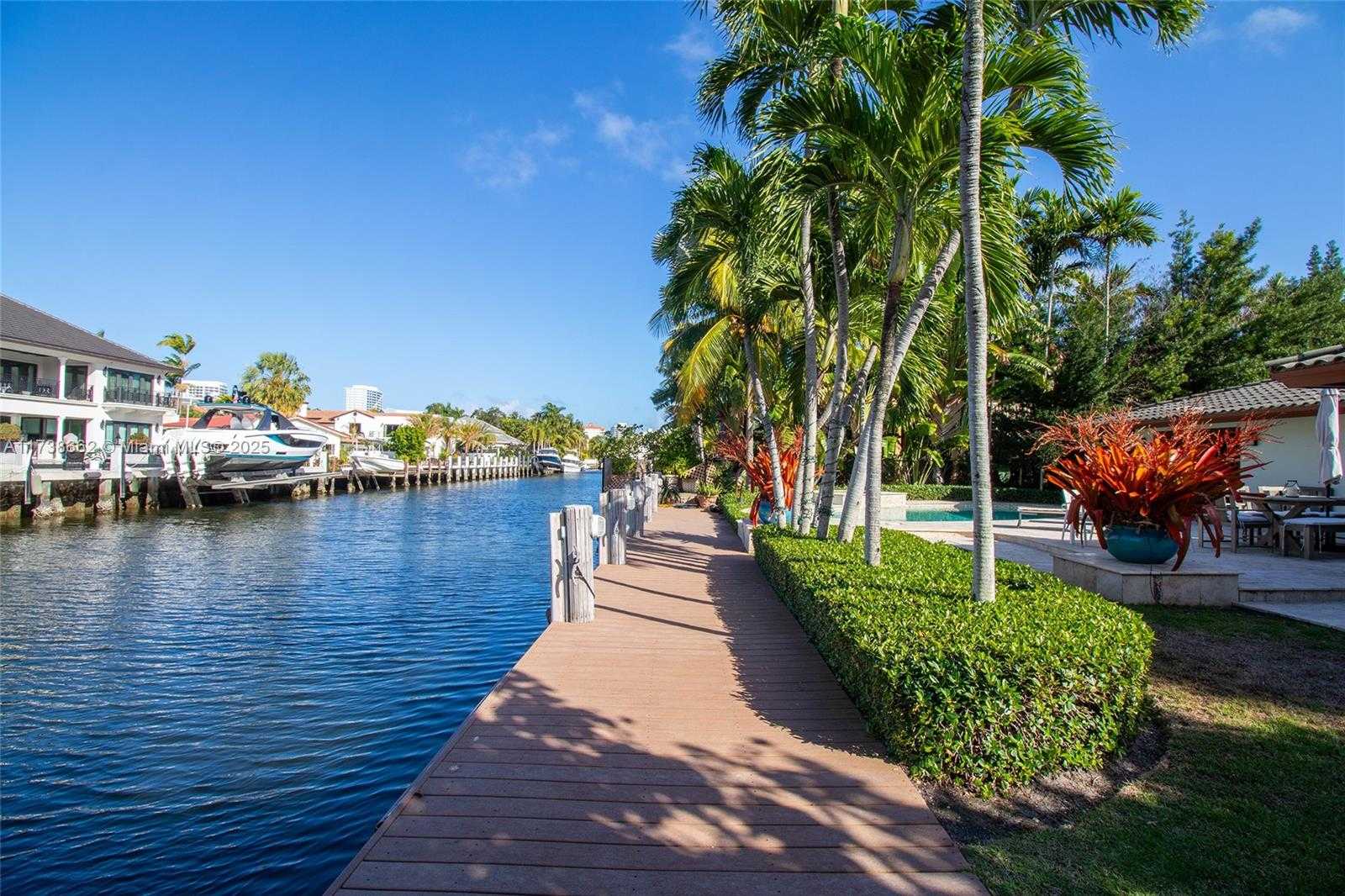 Small Image of 2425 BARCELONA DR, Fort Lauderdale Number 11