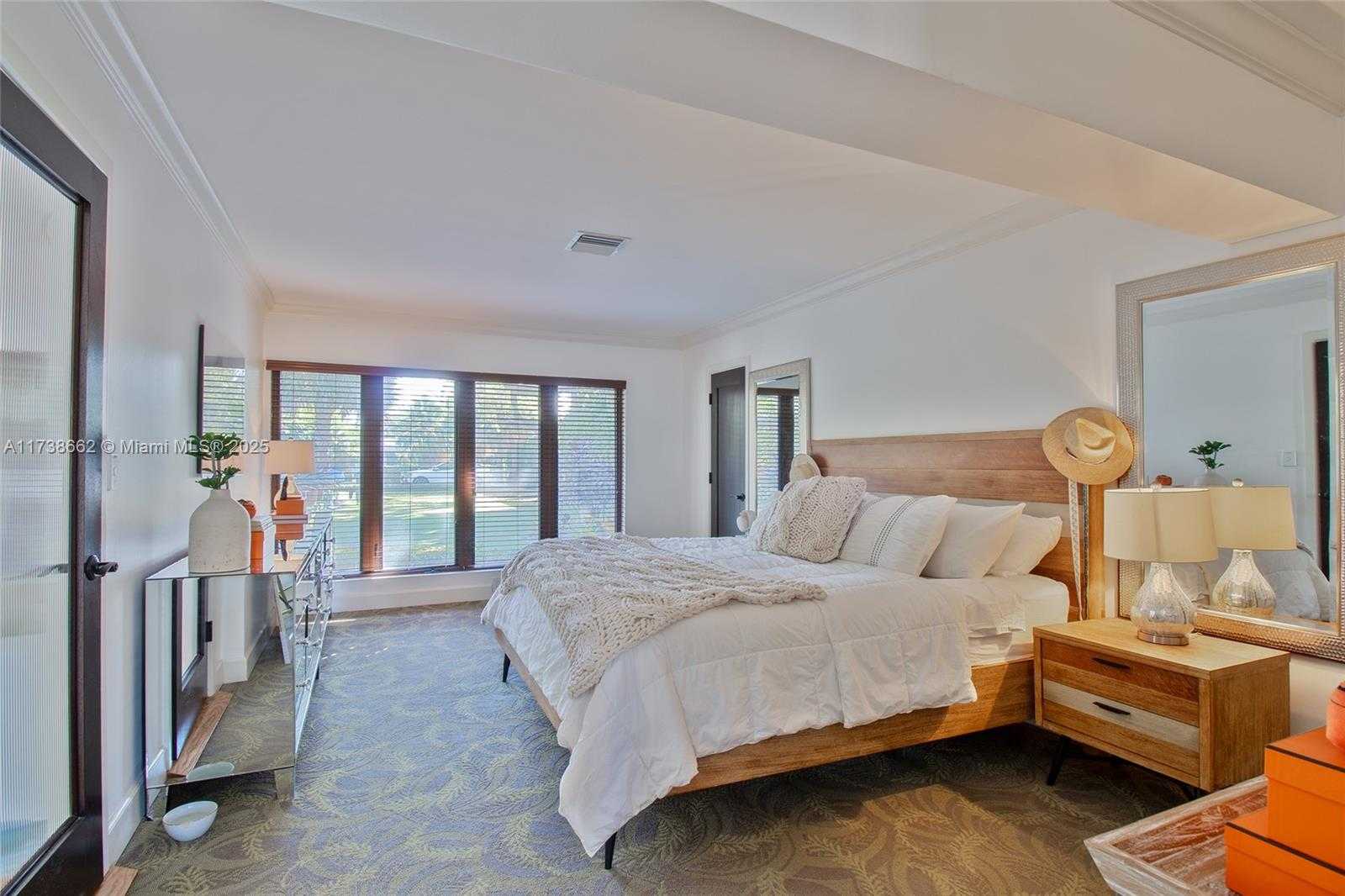 Small Image of 2425 BARCELONA DR, Fort Lauderdale Number 17