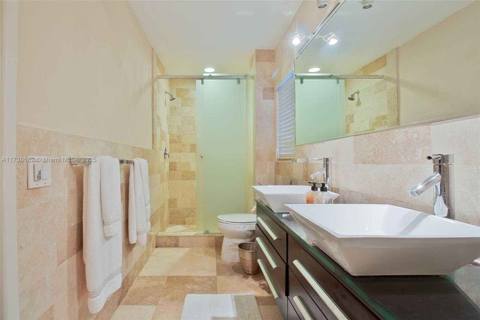 Small Image of 2425 BARCELONA DR, Fort Lauderdale Number 19