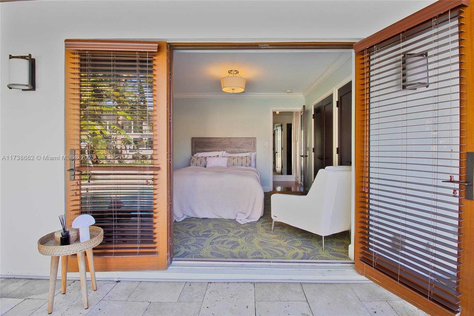 Small Image of 2425 BARCELONA DR, Fort Lauderdale Number 22