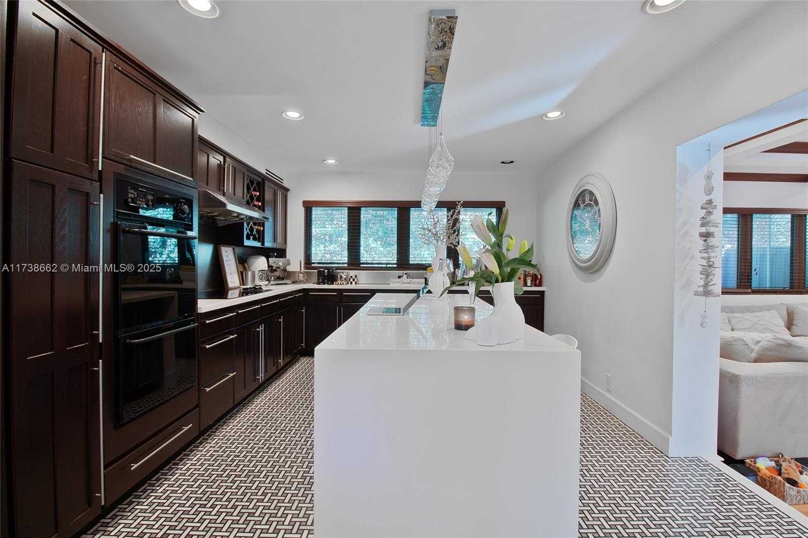 Small Image of 2425 BARCELONA DR, Fort Lauderdale Number 25