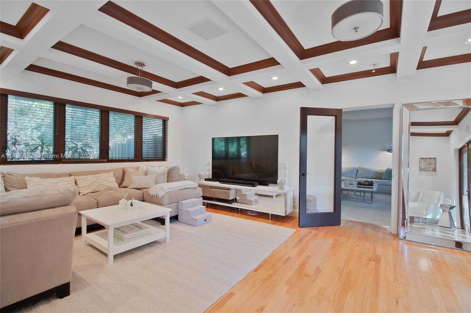 Small Image of 2425 BARCELONA DR, Fort Lauderdale Number 28