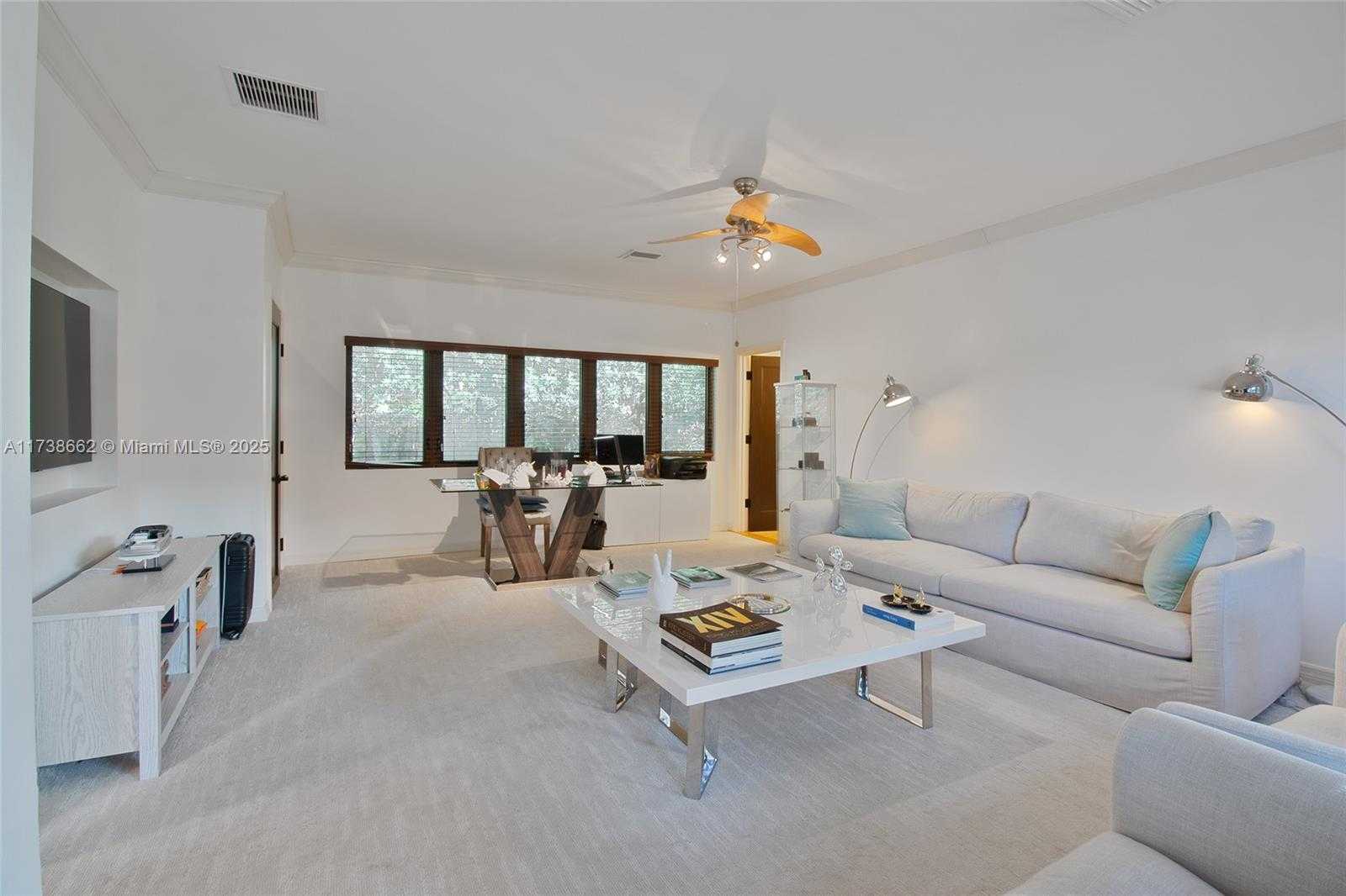 Small Image of 2425 BARCELONA DR, Fort Lauderdale Number 34