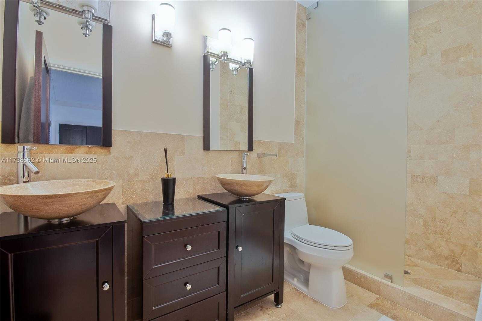 Small Image of 2425 BARCELONA DR, Fort Lauderdale Number 35
