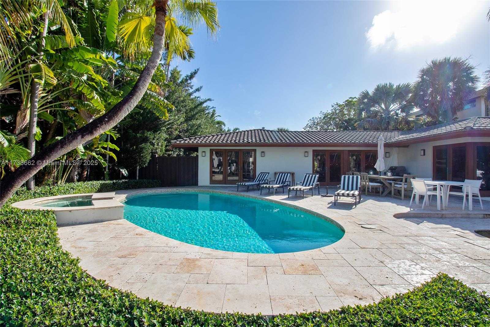 Small Image of 2425 BARCELONA DR, Fort Lauderdale Number 6