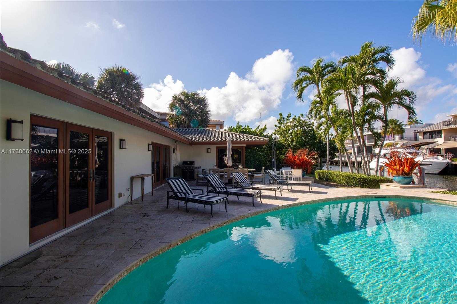Small Image of 2425 BARCELONA DR, Fort Lauderdale Number 7