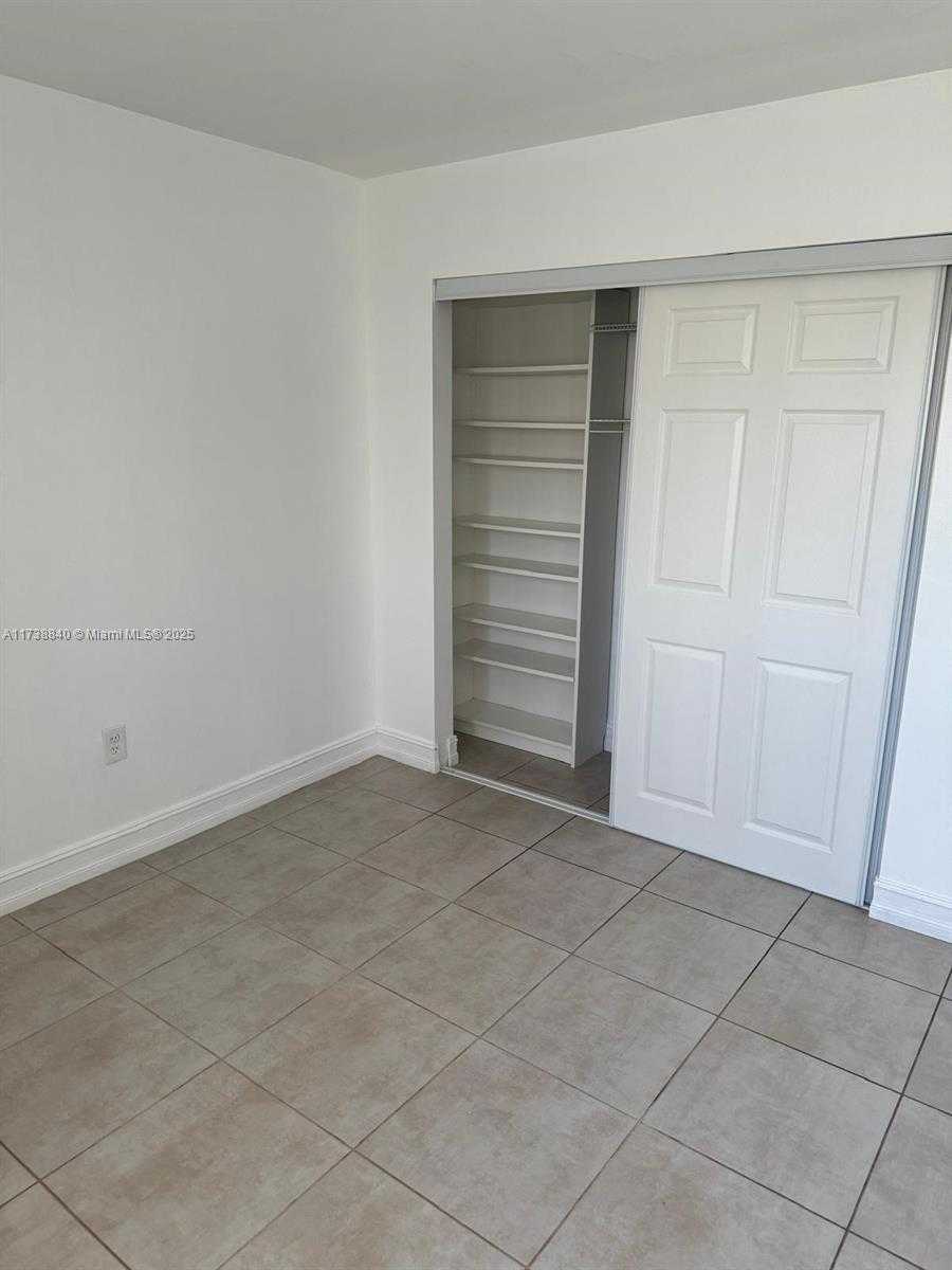 Small Image of 6135 #312, Hialeah Number 17