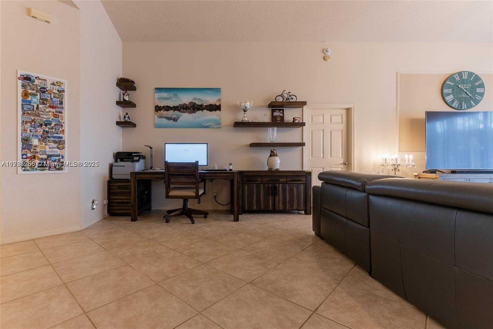 Small Image of 21910 PHILMONT CT #-, Boca Raton Number 10