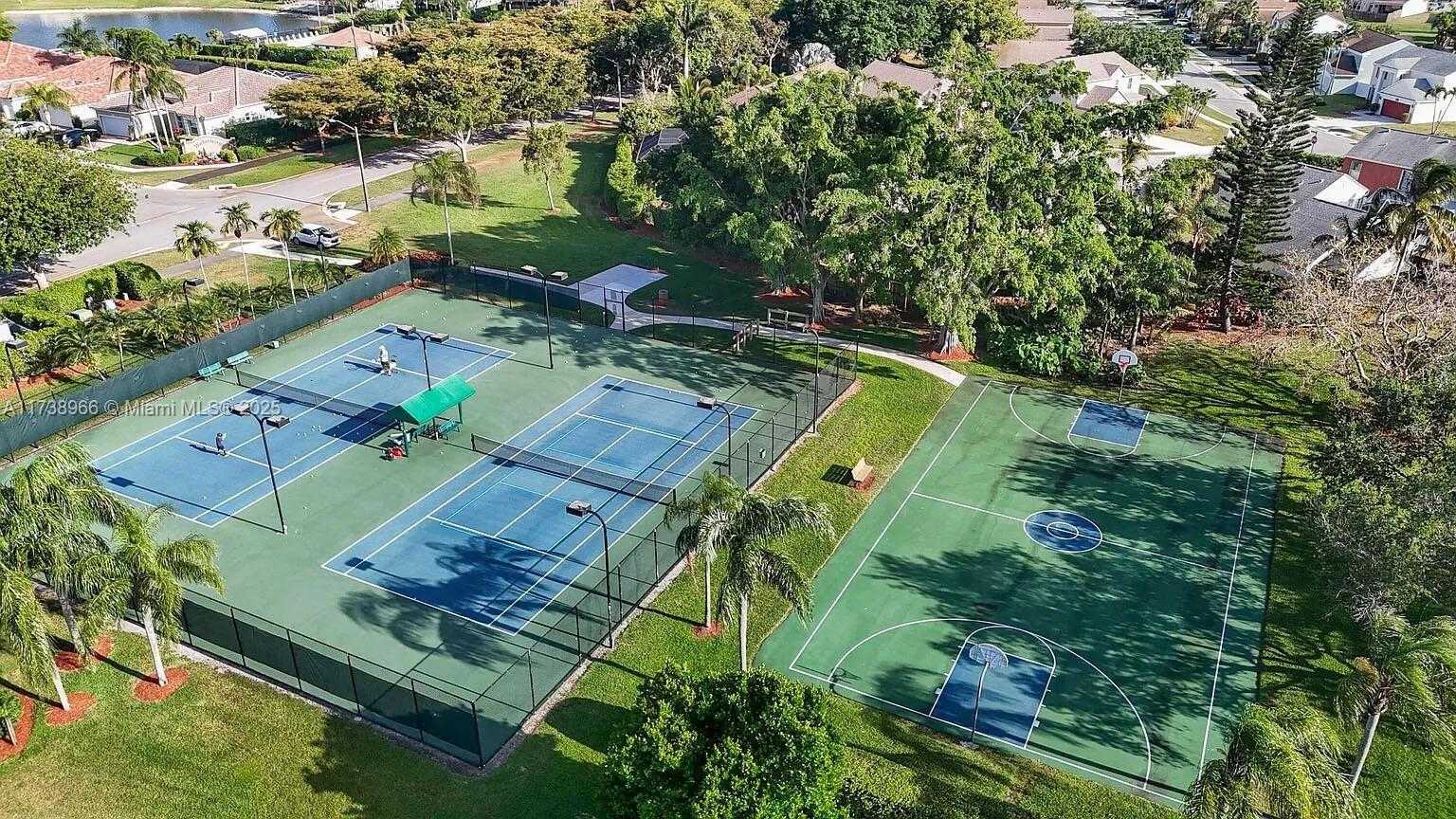 Small Image of 21910 PHILMONT CT #-, Boca Raton Number 35