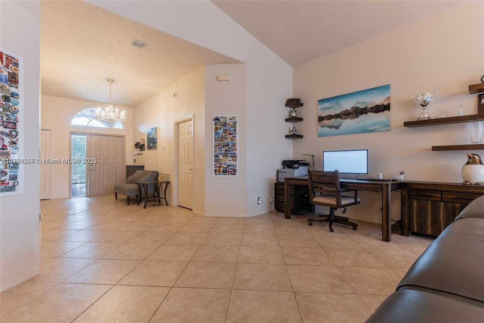 Small Image of 21910 PHILMONT CT #-, Boca Raton Number 4