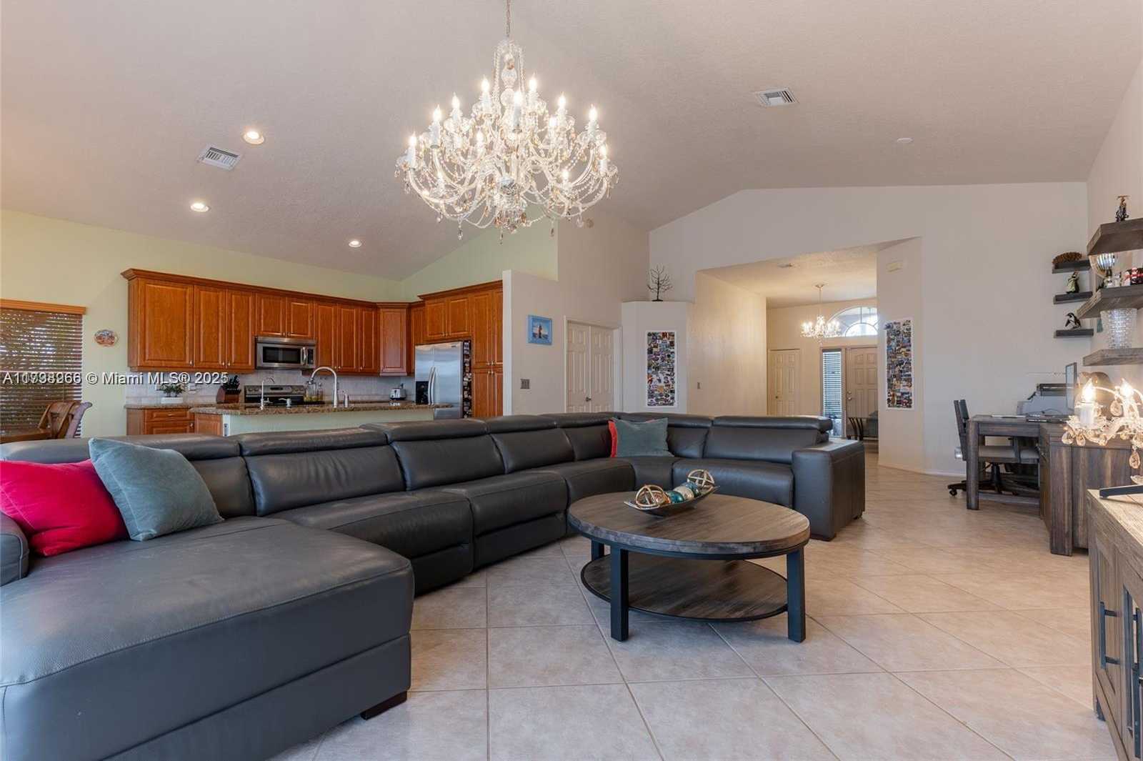 Small Image of 21910 PHILMONT CT #-, Boca Raton Number 7
