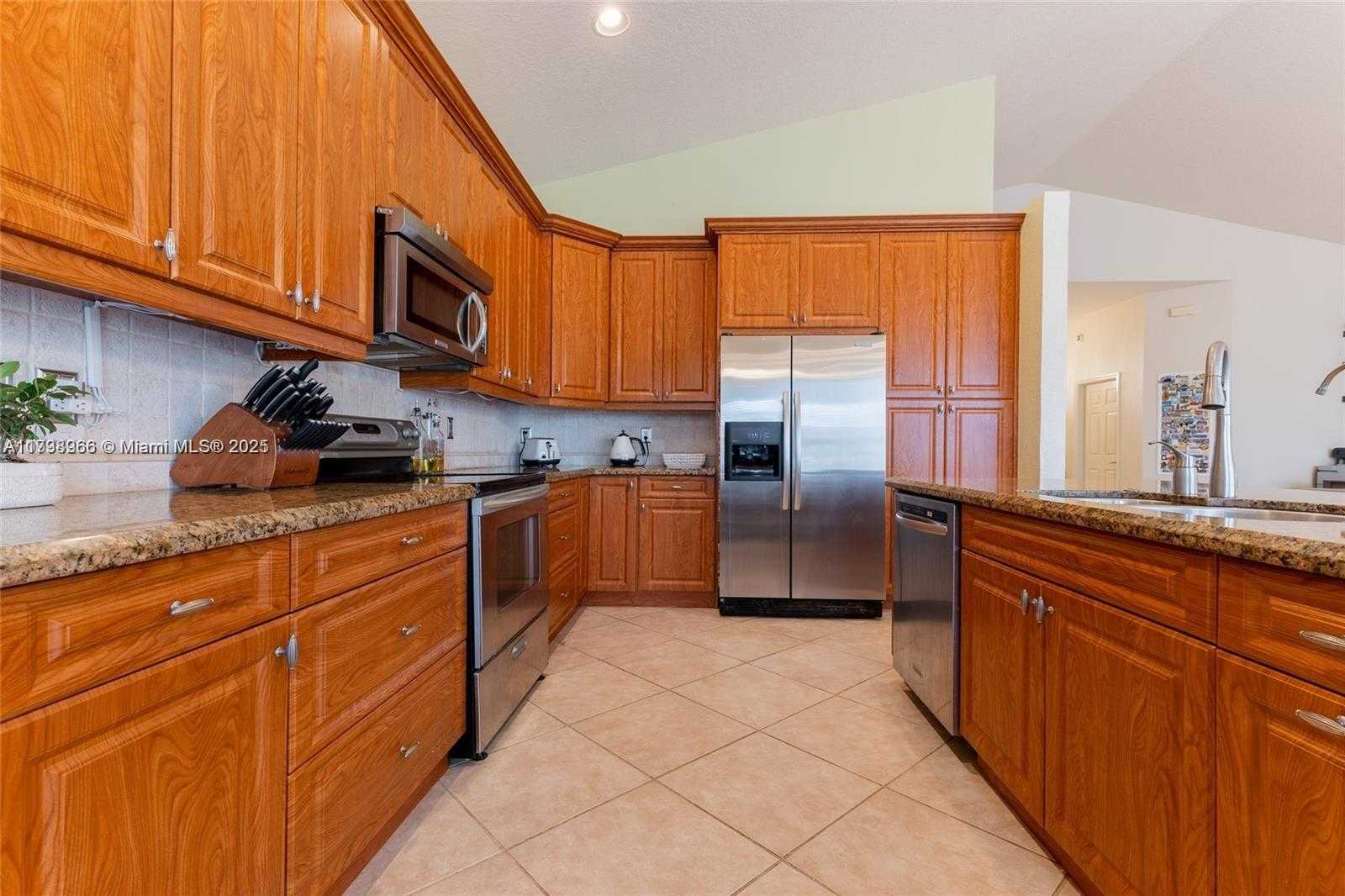 Small Image of 21910 PHILMONT CT #-, Boca Raton Number 9