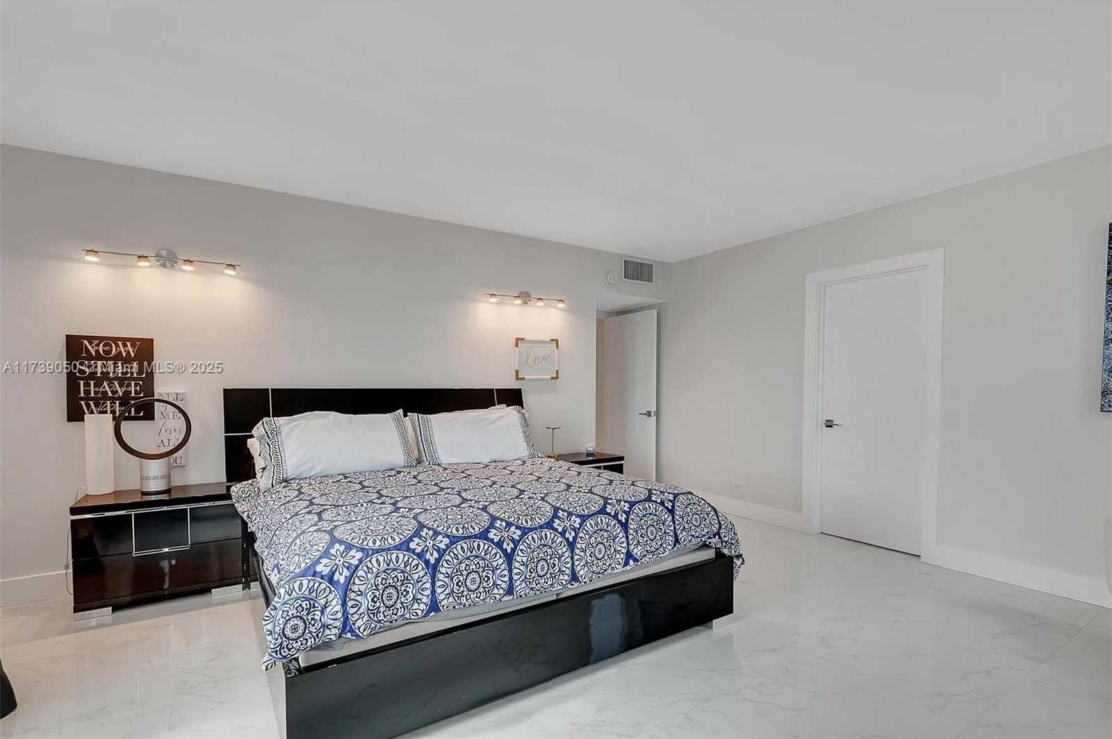 Small Image of 2301 COLLINS AVE #810, Miami Beach Number 20