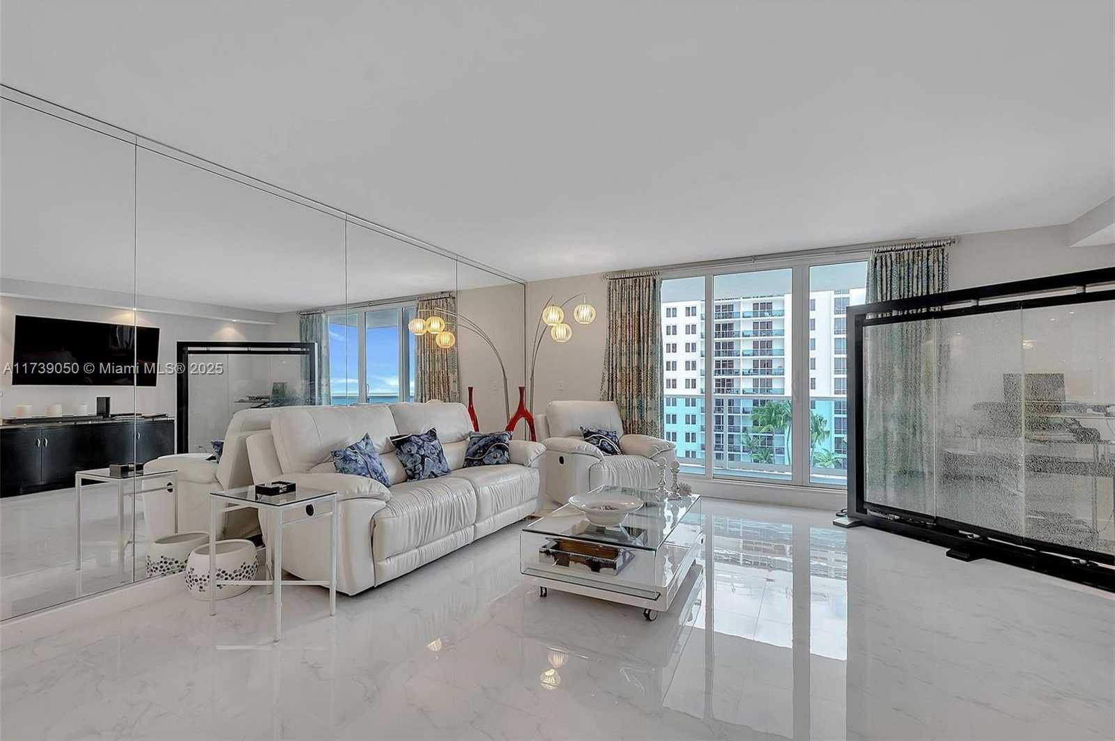 Small Image of 2301 COLLINS AVE #810, Miami Beach Number 8