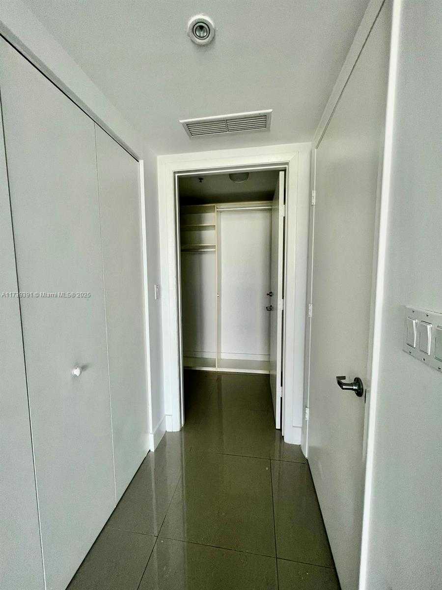 Small Image of 92 SOUTH WEST 3RD ST #4111, Miami Number 24