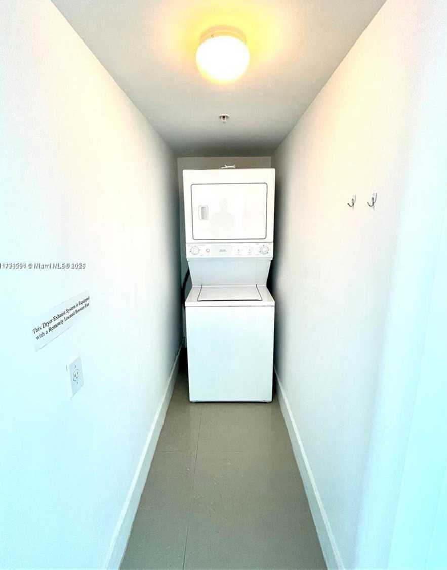 Small Image of 92 SOUTH WEST 3RD ST #4111, Miami Number 25