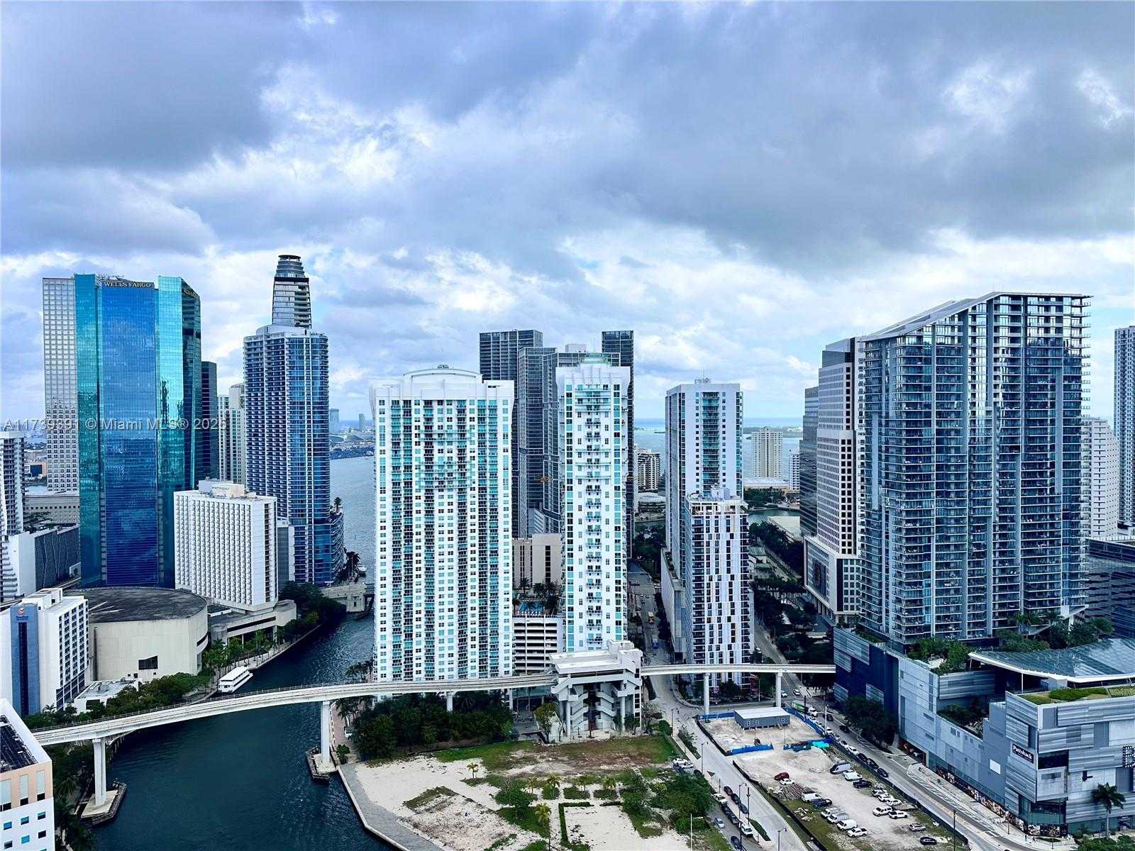 Small Image of 92 SOUTH WEST 3RD ST #4111, Miami Number 33
