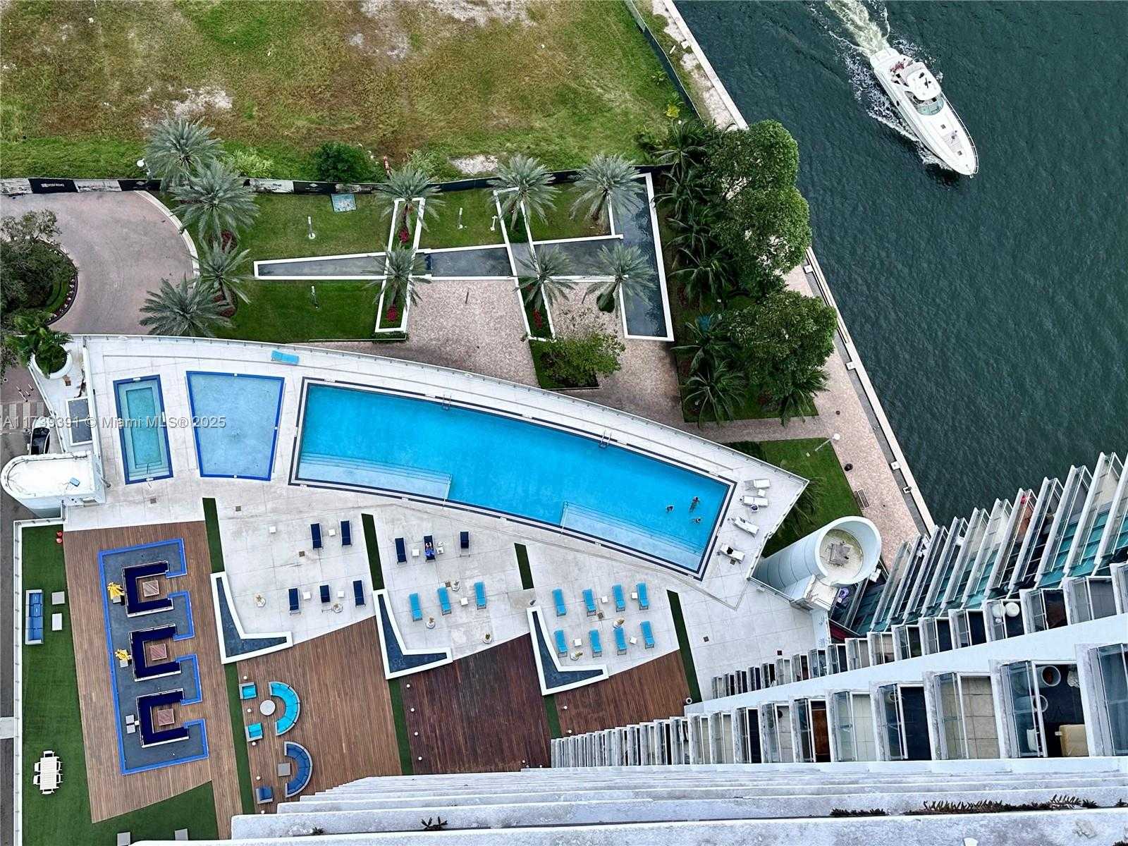 Small Image of 92 SOUTH WEST 3RD ST #4111, Miami Number 37