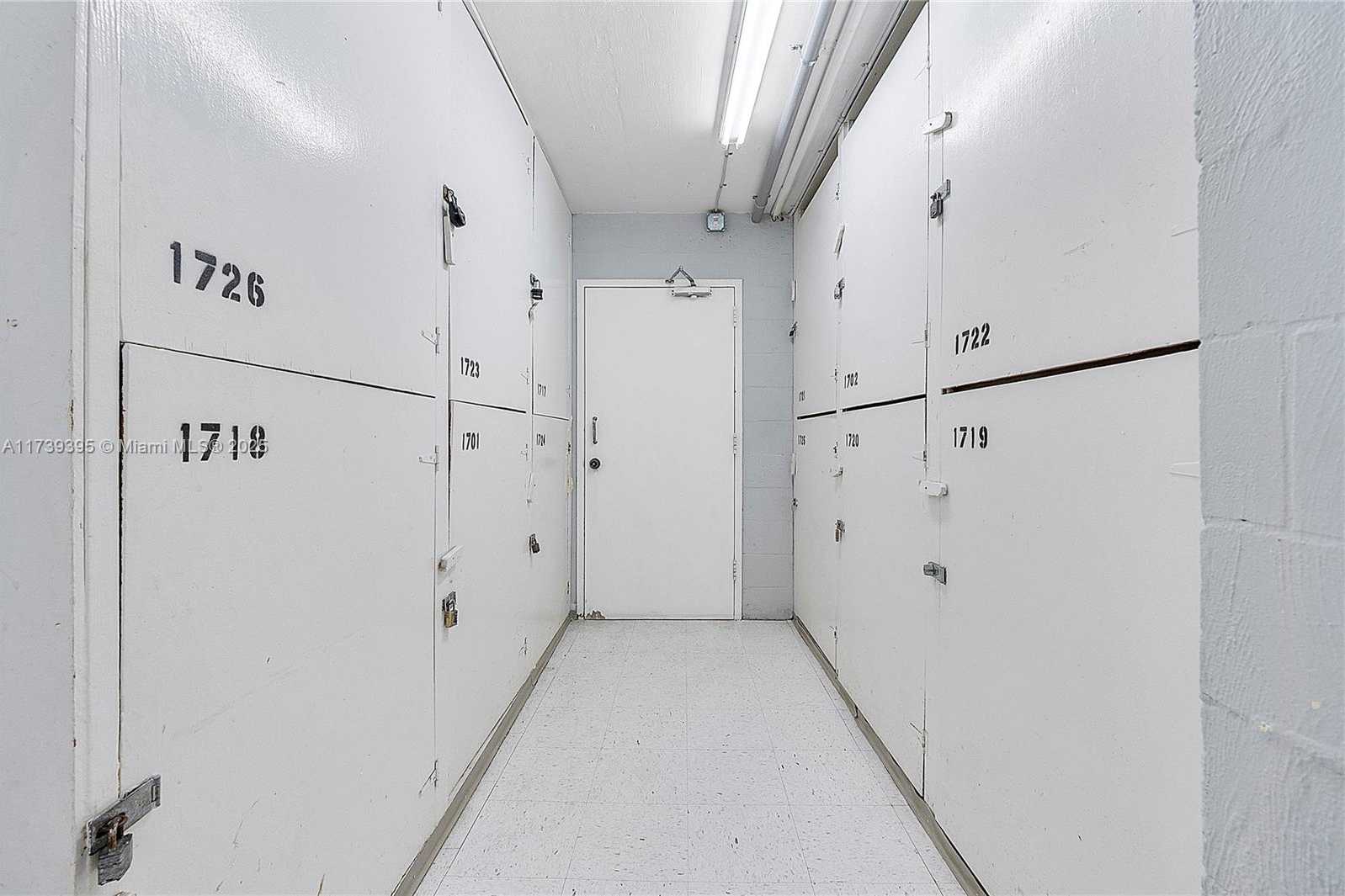 Small Image of 2030 SOUTH OCEAN DR #1716, Hallandale Beach Number 37