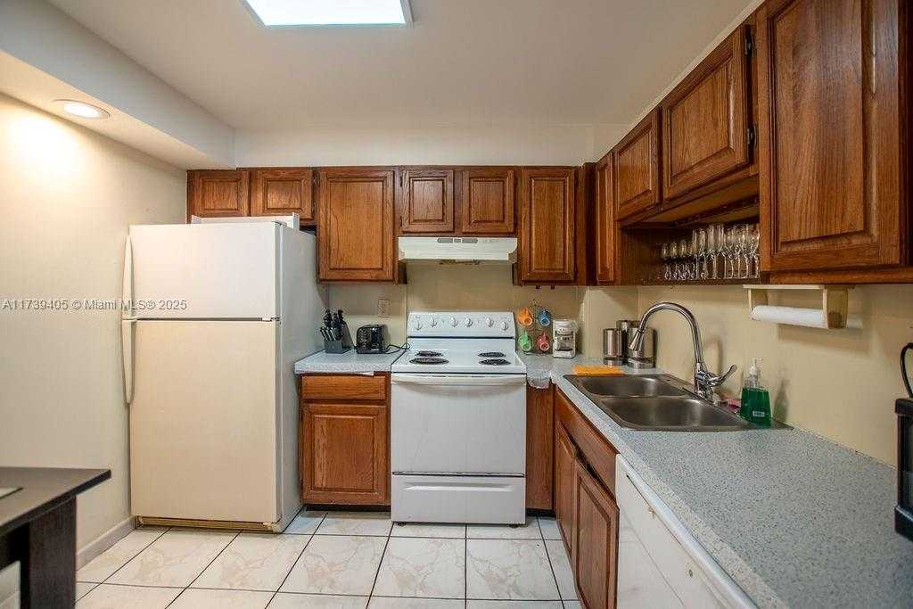 Small Image of 1621 COLLINS AVE #707, Miami Beach Number 14