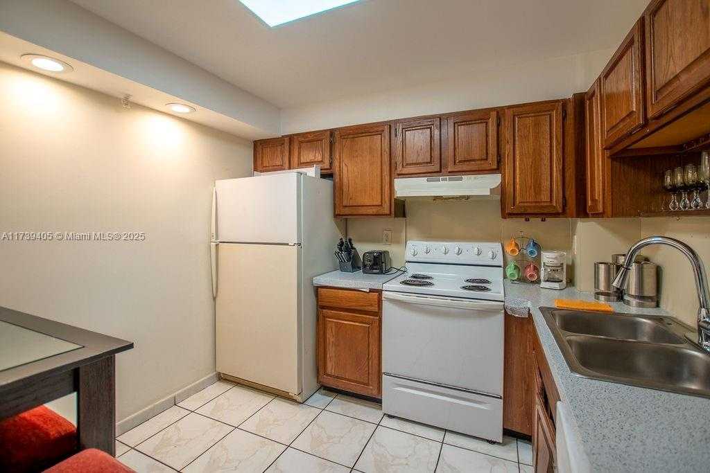 Small Image of 1621 COLLINS AVE #707, Miami Beach Number 16