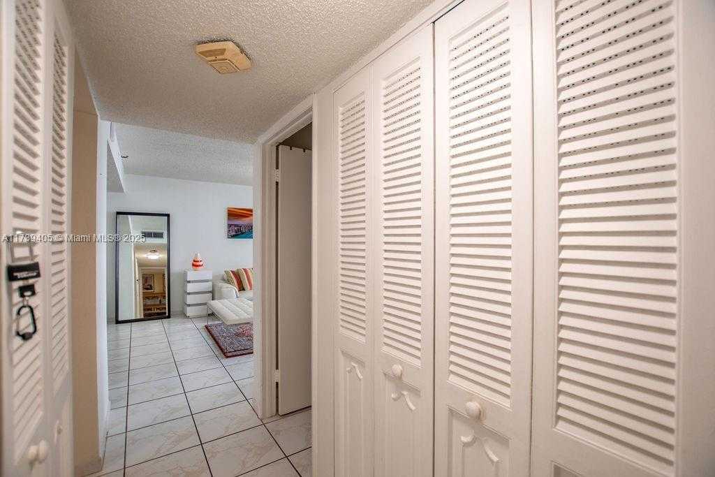 Small Image of 1621 COLLINS AVE #707, Miami Beach Number 17