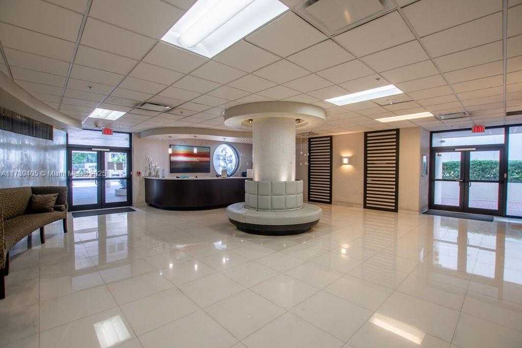 Small Image of 1621 COLLINS AVE #707, Miami Beach Number 3
