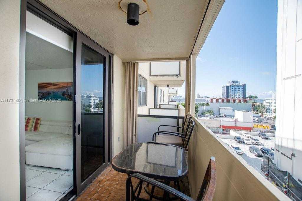 Small Image of 1621 COLLINS AVE #707, Miami Beach Number 30