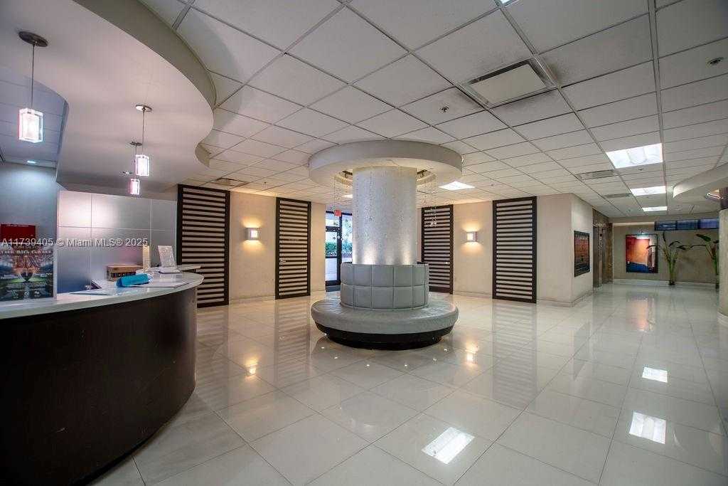 Small Image of 1621 COLLINS AVE #707, Miami Beach Number 4