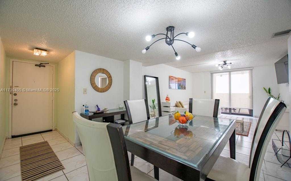Small Image of 1621 COLLINS AVE #707, Miami Beach Number 6