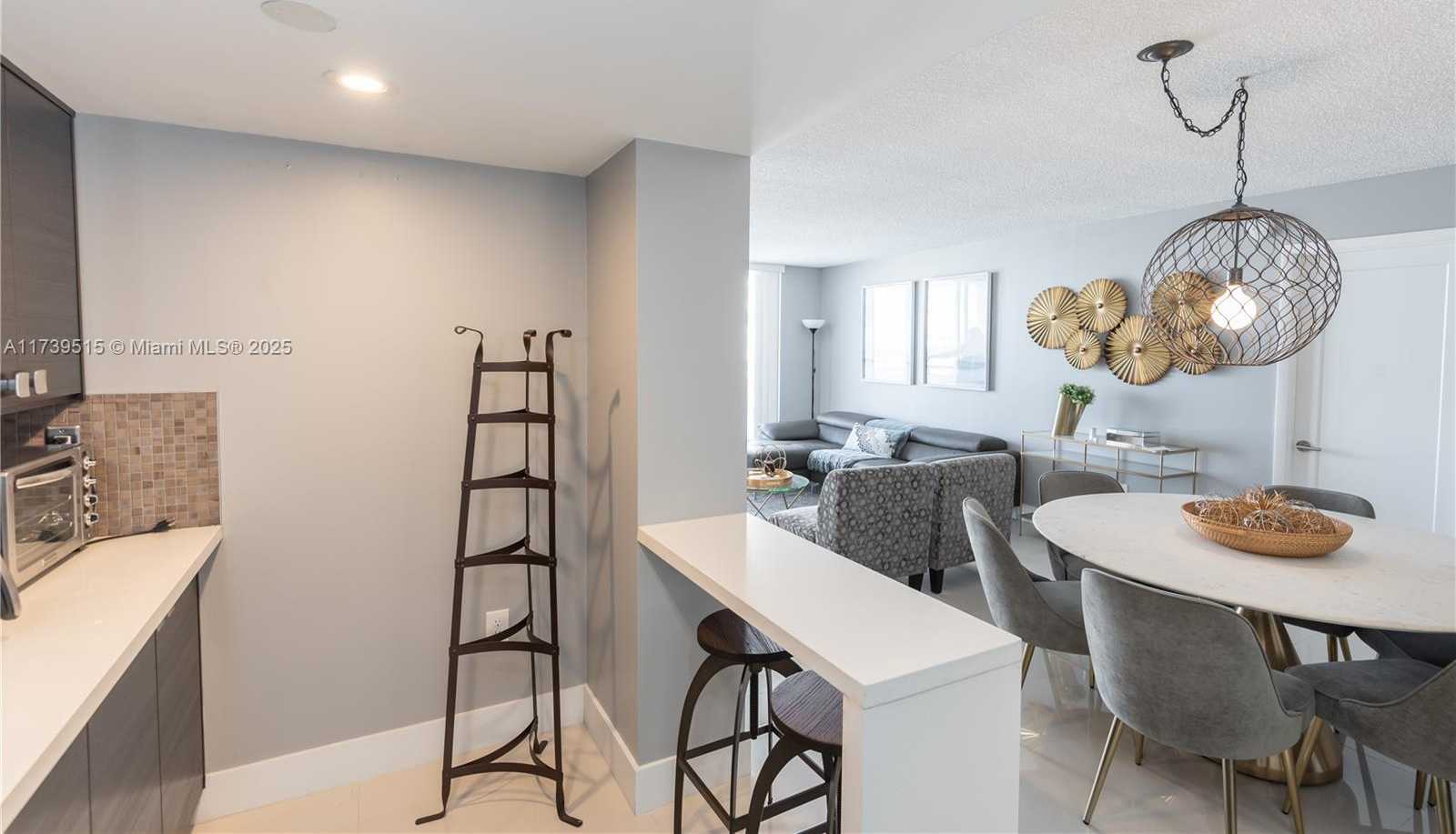 Small Image of 18031 BISCAYNE BLVD #802, Aventura Number 10