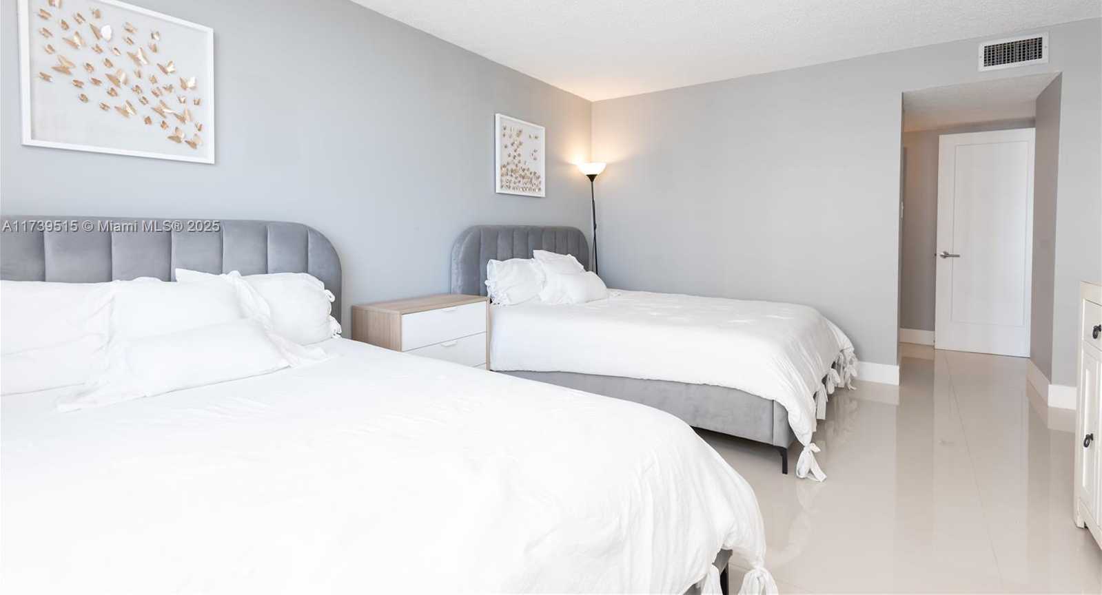 Small Image of 18031 BISCAYNE BLVD #802, Aventura Number 13