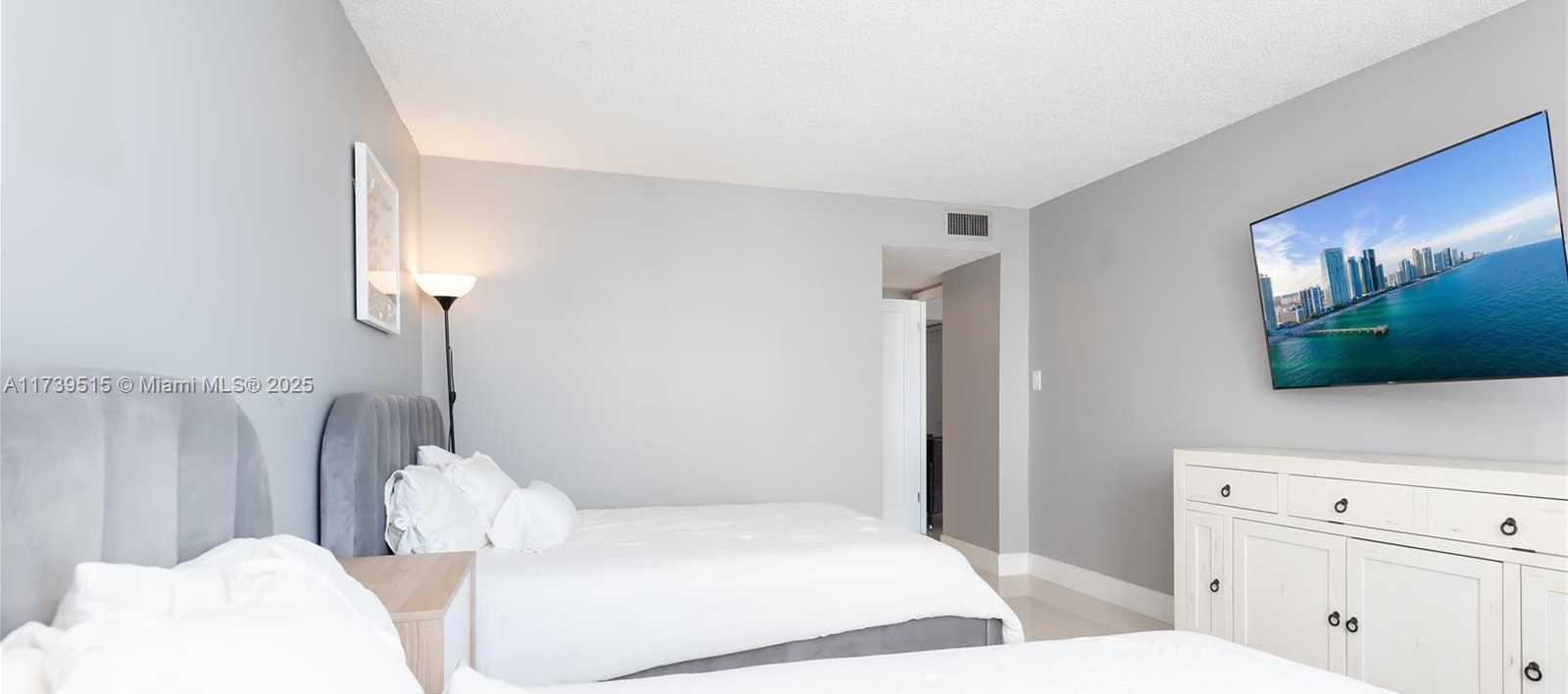 Small Image of 18031 BISCAYNE BLVD #802, Aventura Number 14