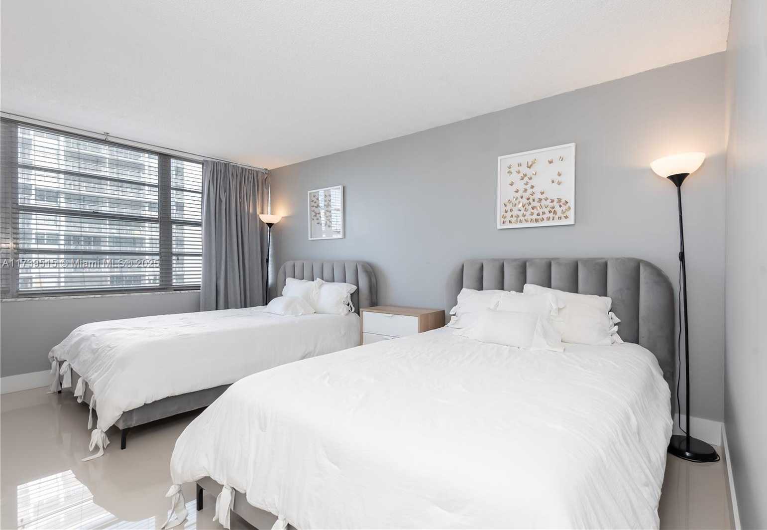 Small Image of 18031 BISCAYNE BLVD #802, Aventura Number 15