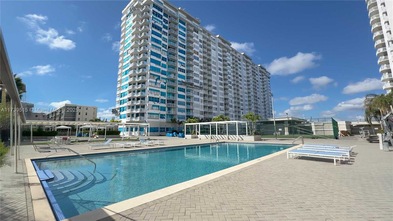 Small Image of 18031 BISCAYNE BLVD #802, Aventura Number 25