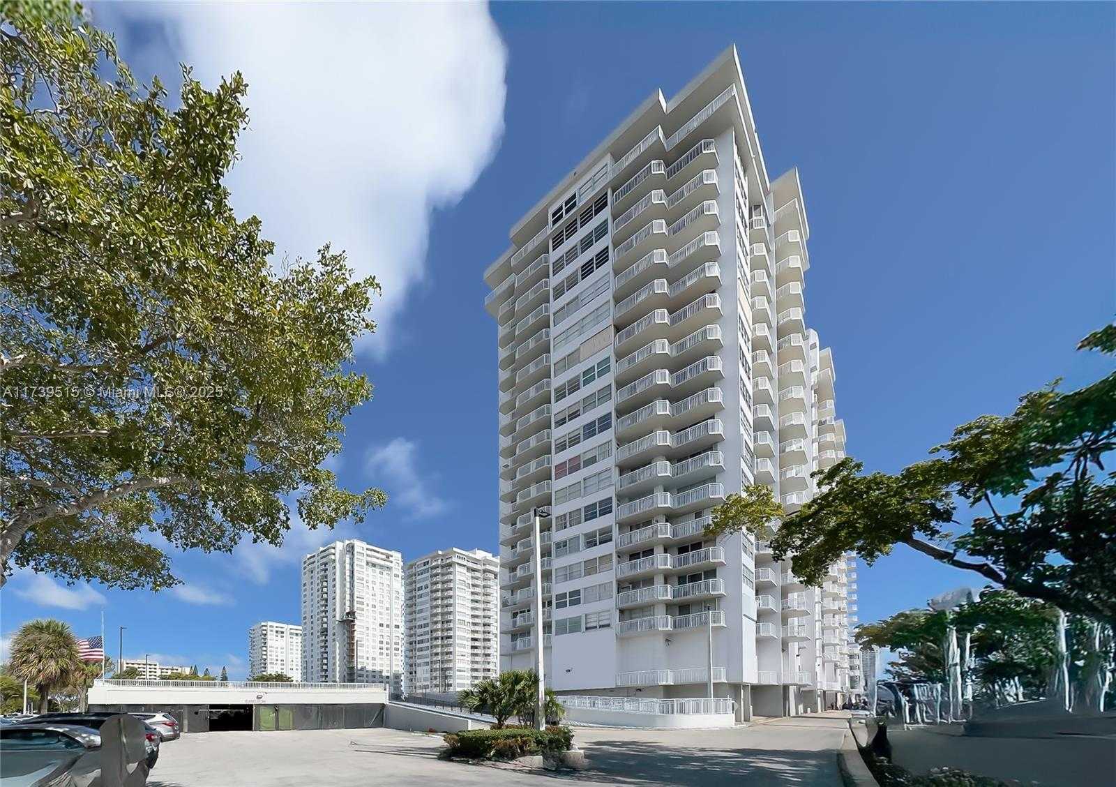 Small Image of 18031 BISCAYNE BLVD #802, Aventura Number 32