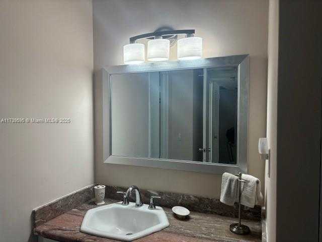 Small Image of 100 LINCOLN RD #821, Miami Beach Number 7