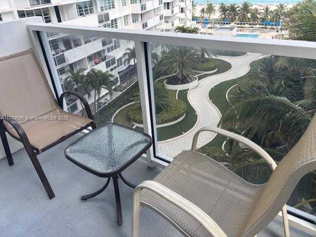 Small Image of 100 LINCOLN RD #821, Miami Beach Number 9