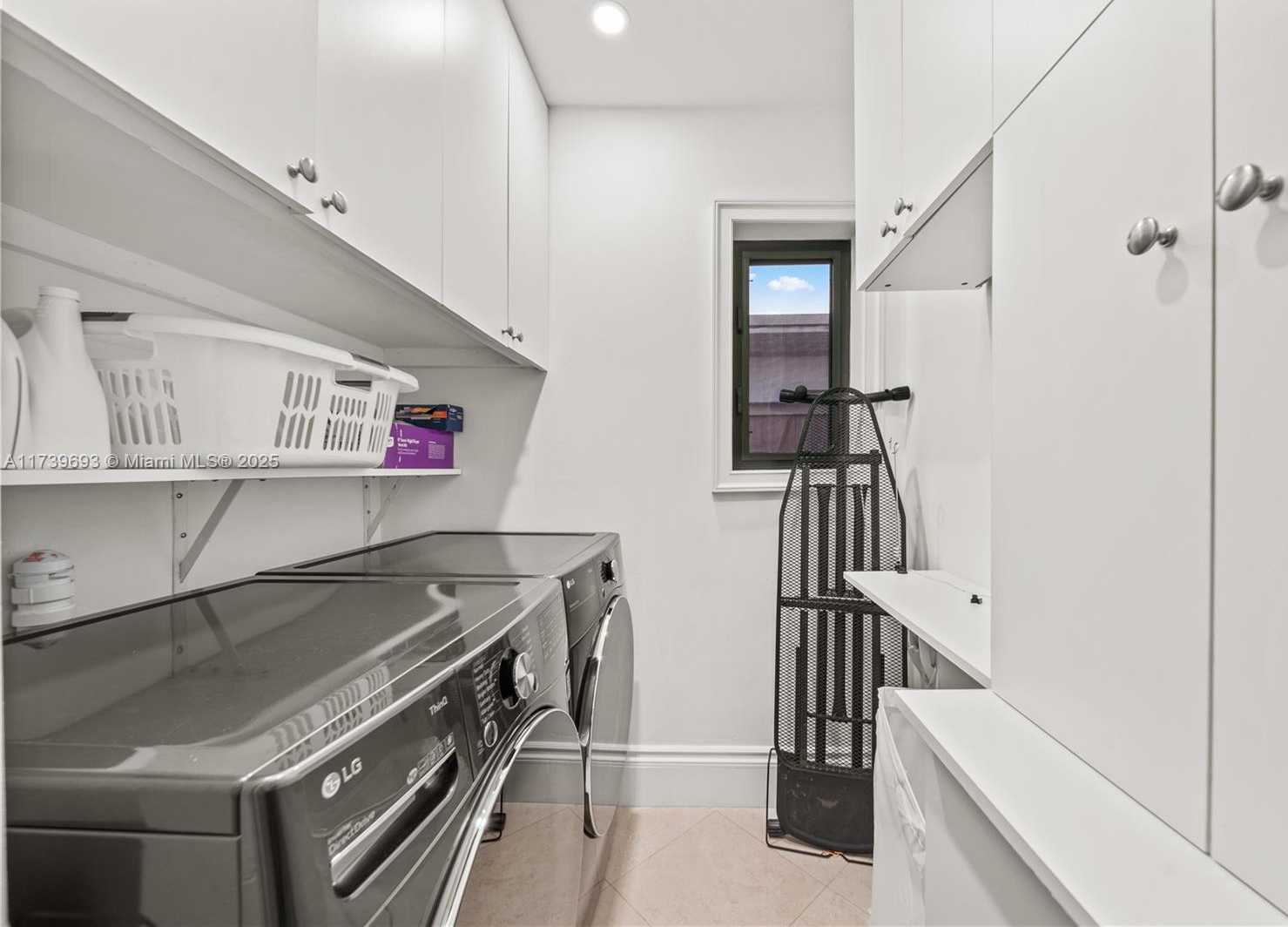 Small Image of 1840 CLEVELAND RD, Miami Beach Number 11
