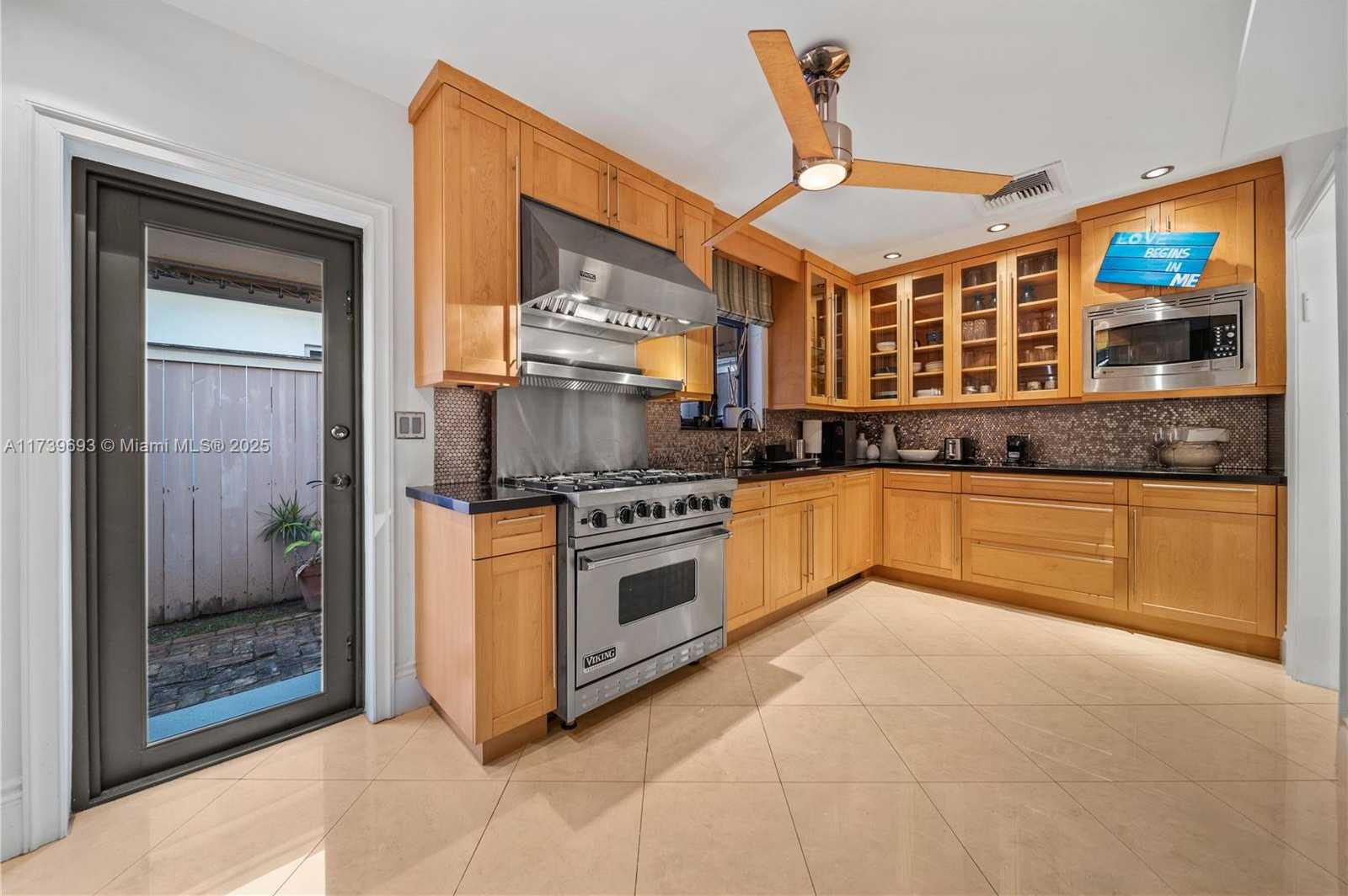 Small Image of 1840 CLEVELAND RD, Miami Beach Number 19
