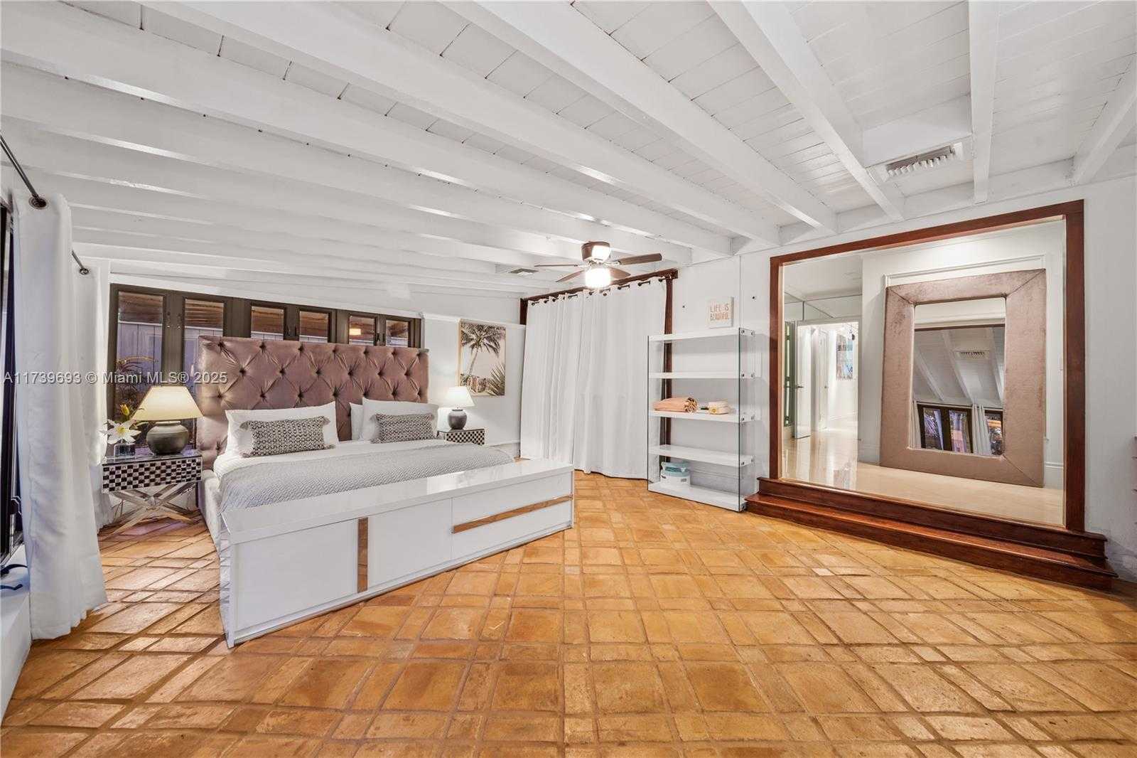Small Image of 1840 CLEVELAND RD, Miami Beach Number 23